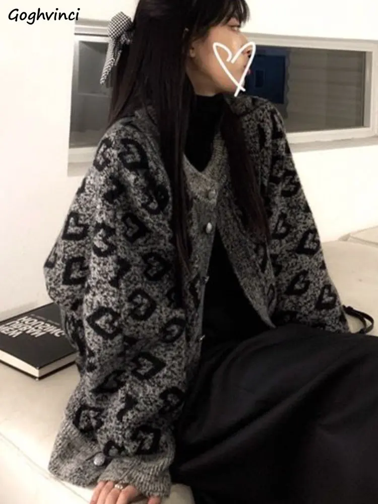 

Винтажные вязаные кардиганы, женские свободные Простые повседневные универсальные осенние кардиганы с сердечком, новая модная эстетичная уличная одежда для женщин