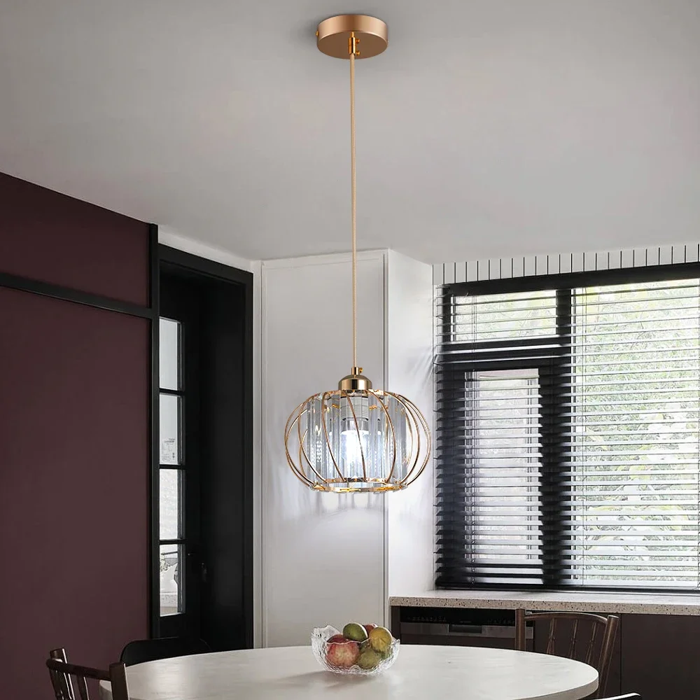 Рисунок 3 - Современные подвесные светильники со стразами