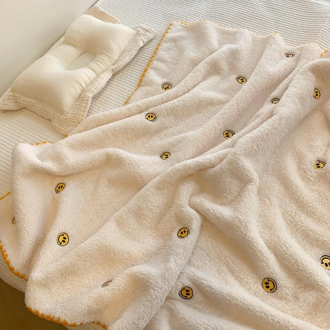 Korea Ins Baby Blanket Baby Smiley Face Blanket Winter Children's Kindergarten Nap Blanket Office Quilt Blanket