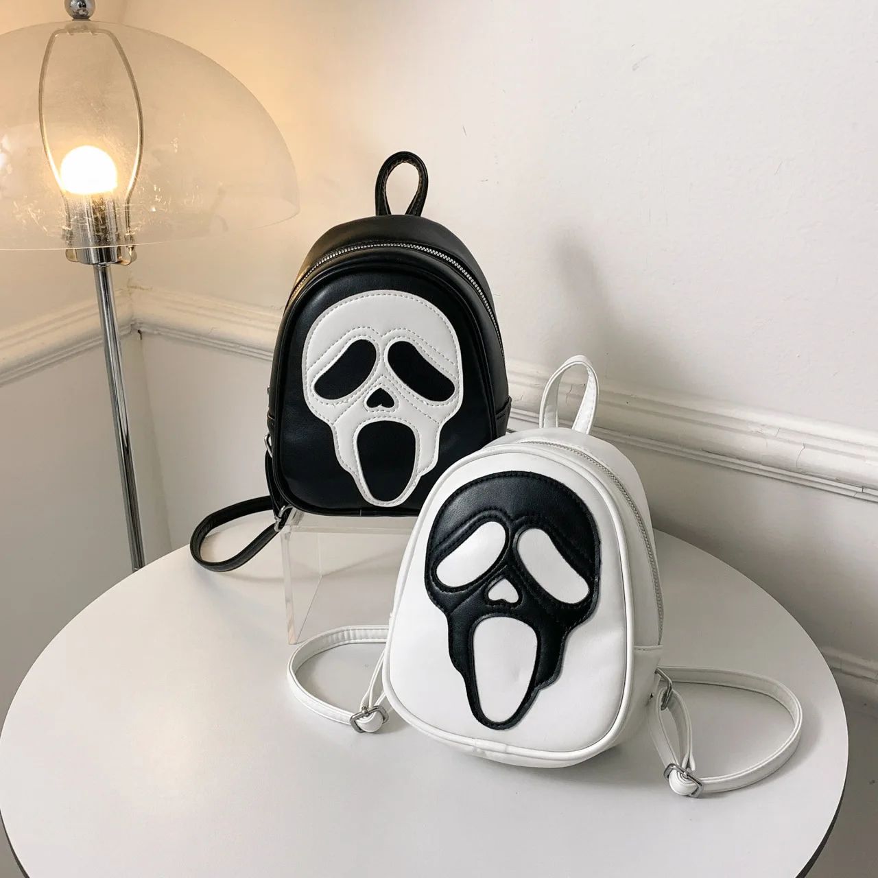 

Ghostface Bag Y2k Goth Unusual Wallet Bags Ghost Anime Shoulder Bag Scary Movie Crossbody Bag for Couples Halloween Cosplay