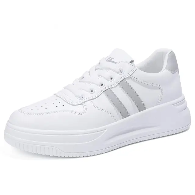 can i wear tennis shoes for volleyball