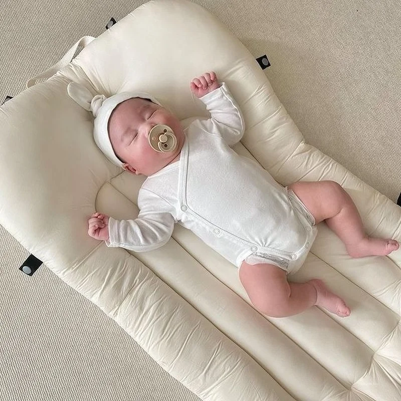

New Outdoor Portable Baby Crib Bassinet Ins Newborn Pressure-resistant Bionic Washable Photography Sleep Infant Bed Props