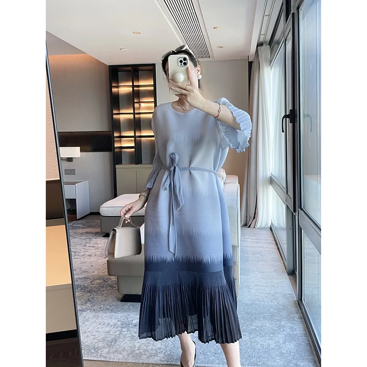 Плиссированное Платье свободное дизайнерское расклешенное платье с коротким