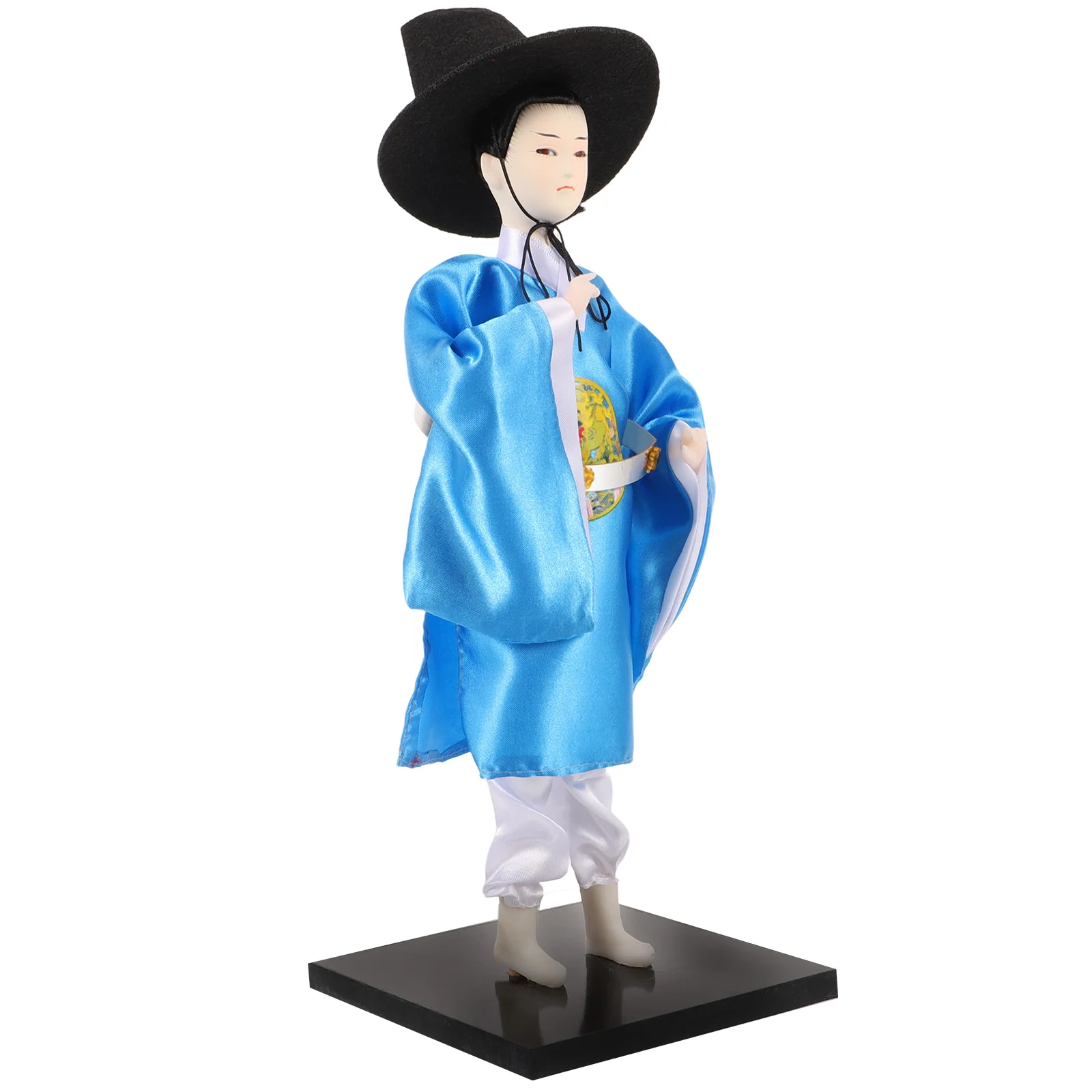 Рисунок 4 - Корейская фигурка Hanbok в традиционном стиле