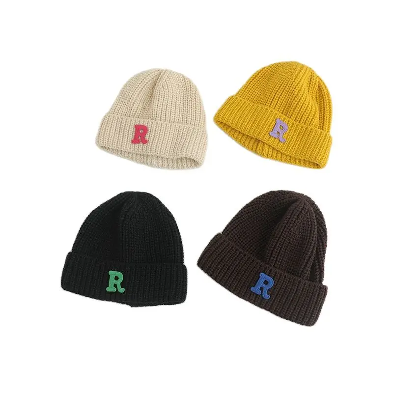 

Осень-зима 2023, детская шапка для мальчиков и девочек, однотонные шапки с буквой R и вышивкой, Детская вязаная теплая вязаная крючком шапочка, облегающая шапка для младенцев