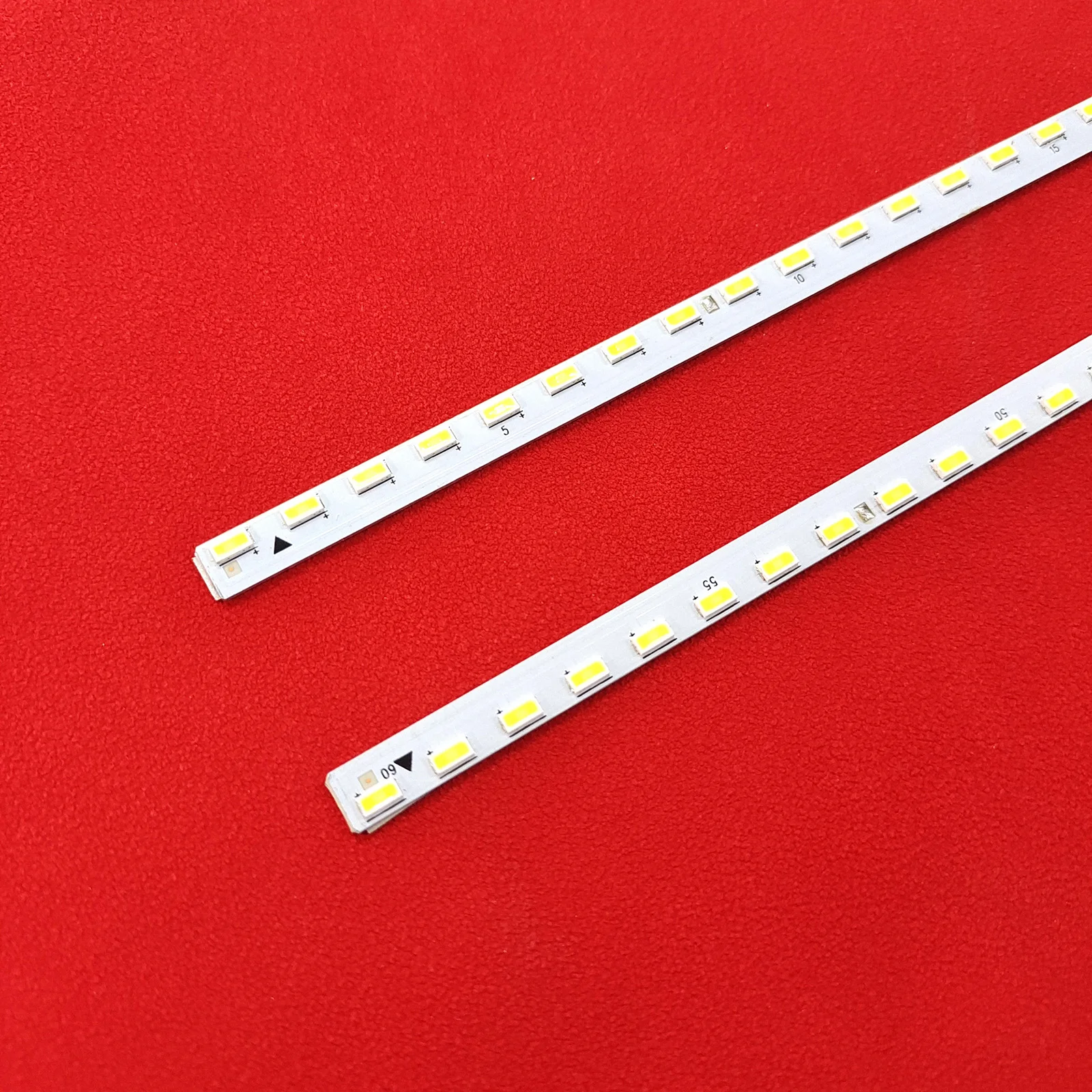 ДЛЯ Hisense LED43K5500U RSAG7.820.6185 HE426HU-B51S1 60LED 466MM