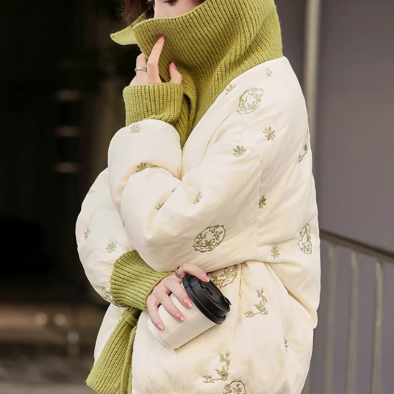 Женский пуховик NameIsNotDefined с китайской вышивкой