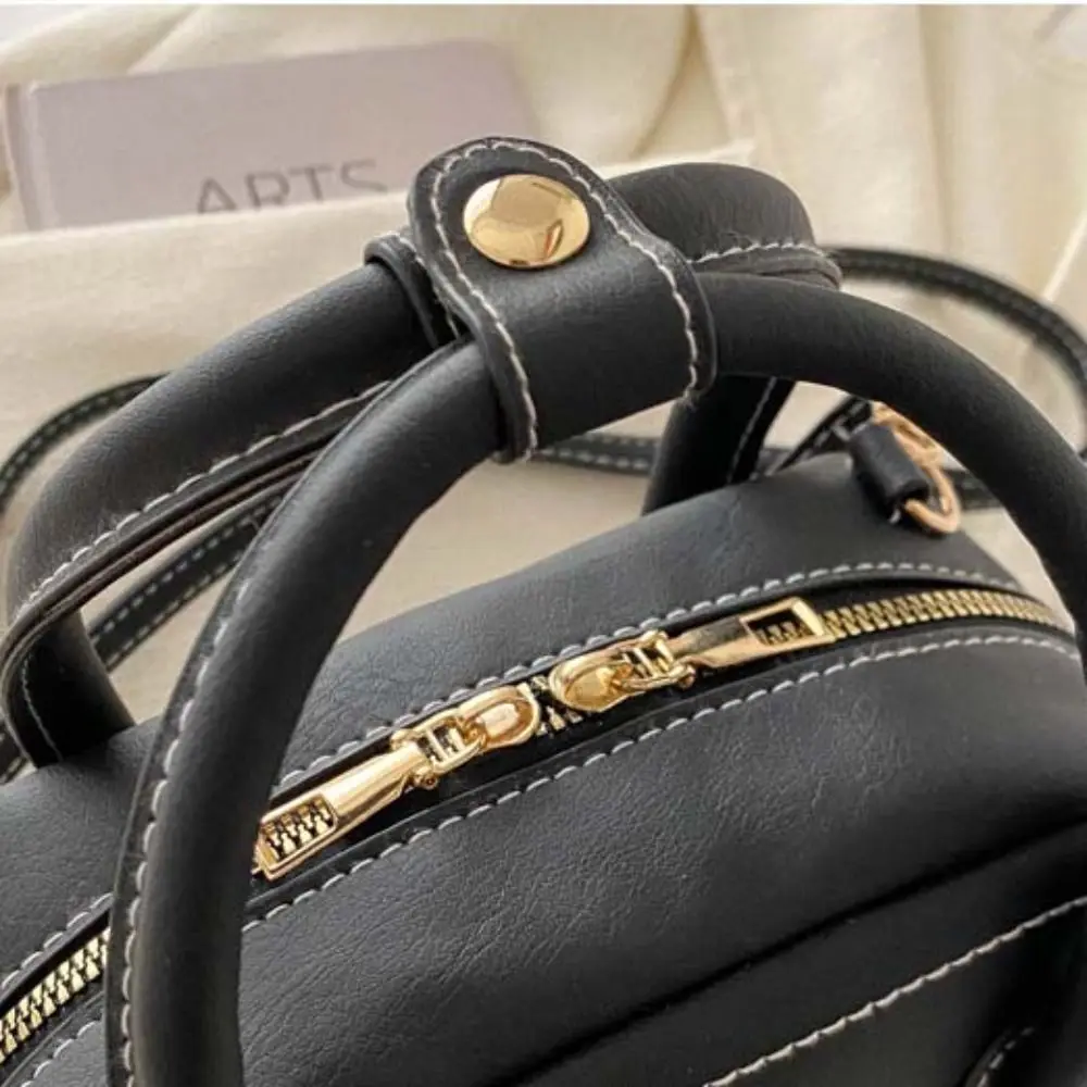 Милая винтажная сумка из искусственной кожи коричневая маленькая с буквенным