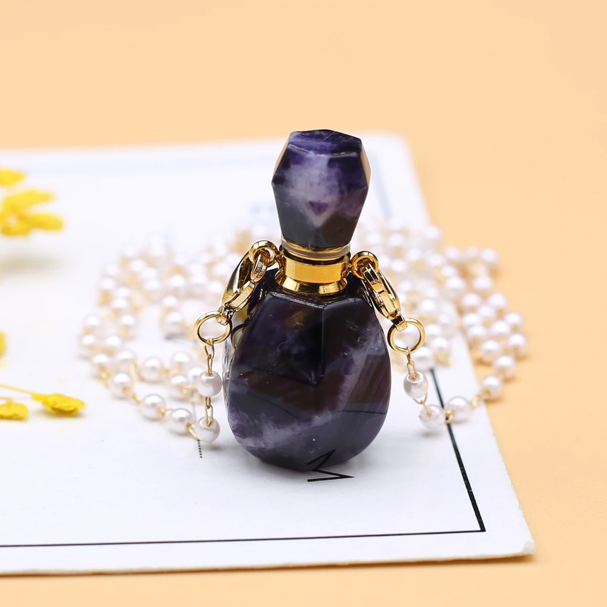 

Natural Stone Perfume Bottle Pendant Necklace Fluorite Bottle Long Freshwater Pearl Bead Chain for Party Birthday Gift 16x33mm