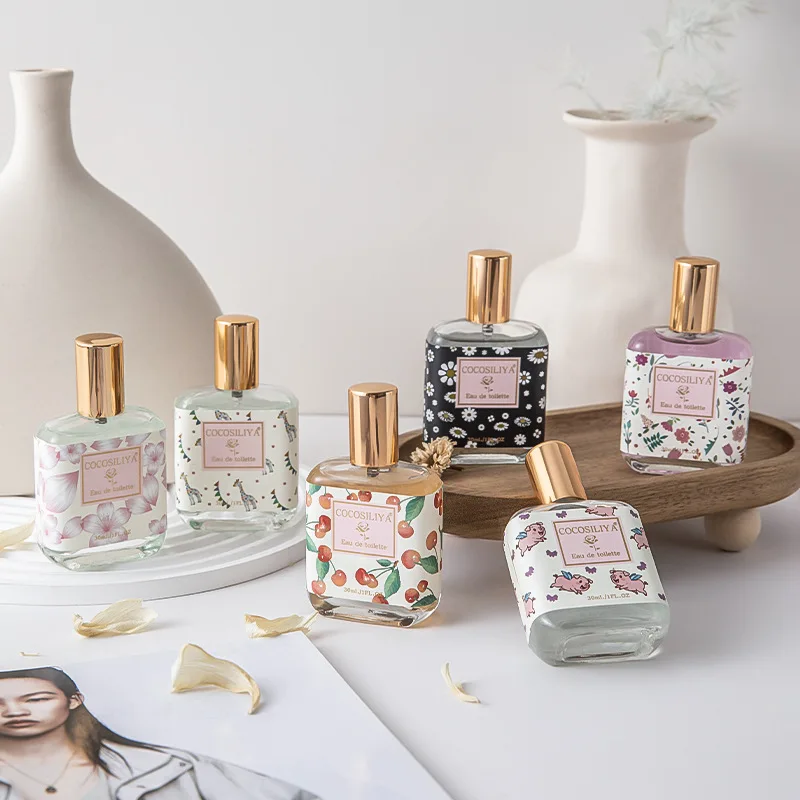 Фото Женские духи Eau de Toilette, 30 мл, роскошный стойкий цветочно-фруктовый аромат с нотами вишни, амбры, кандлан, ромашки и цветов вишневого дерева. №1