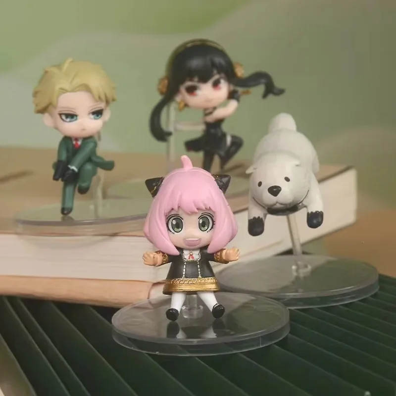 

4pcs Anime Spy Family Figure Anya Forger Action Figure Twilight Figurine Yor Forger Figur Bond Forger PVC Collection Model Toys