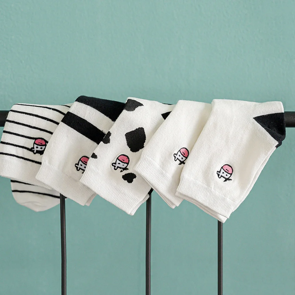 Рисунок 6 - Носки женские из коровьей кожи