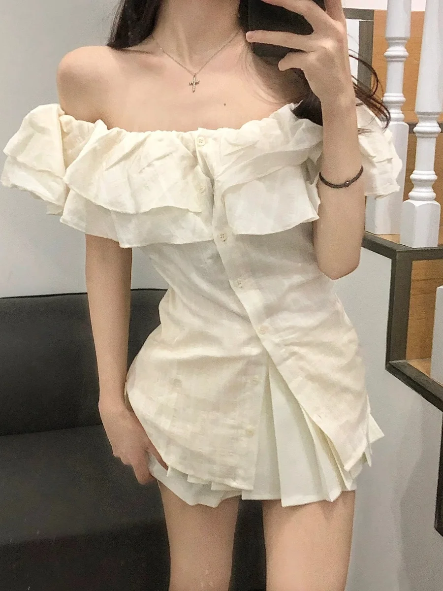 Большие размеры рубашки с открытыми плечами и воротником оборками короткими