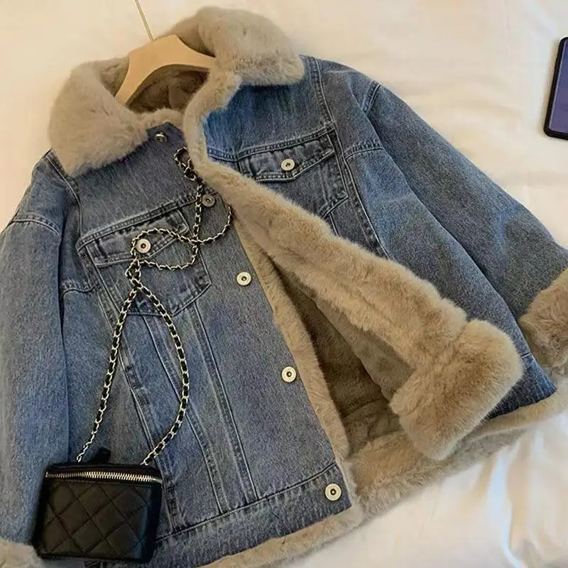 Women Plush Denim Fleece Warm Coat Jean Jacket Winter Padded and Thickened Fur Turn Down Collar Coat Plush Thick Jean Parkas