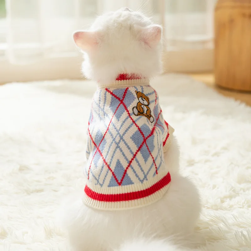 

Свитер в клетку с ромбами, одежда для собак, простая ретро одежда для маленьких собак, мягкая модная Милая одежда для щенков в британском сти...
