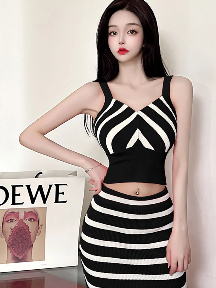 Модный трикотажный летний комплект из 2 предметов женский свитер