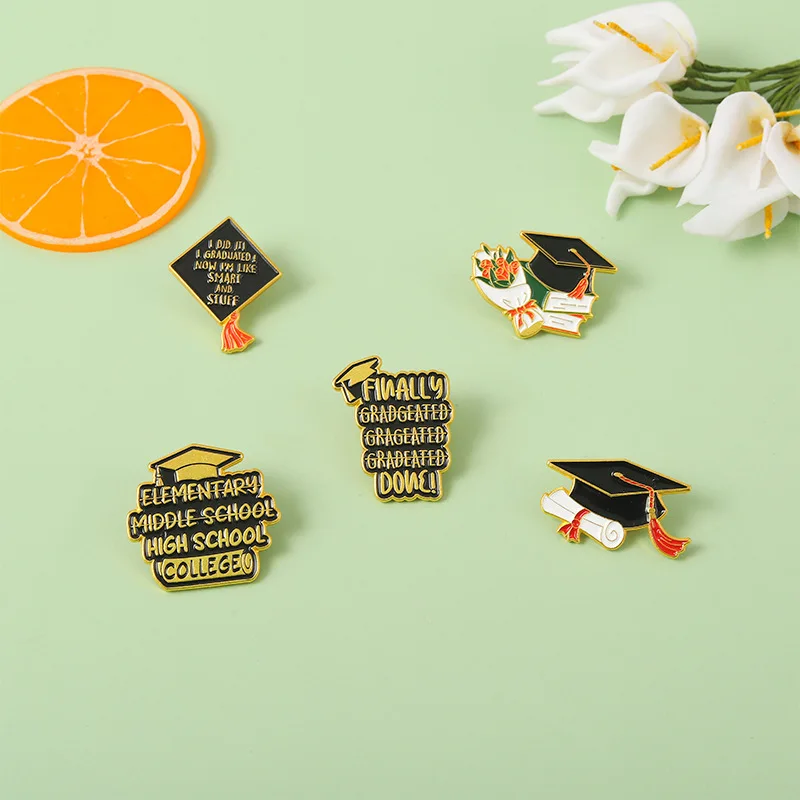 New Bachelor's Cap Flower Shaped Metal Enamel Brooch Retro Creative Student Graduation Gift Clothing Bag Accessories Pin Jewelry