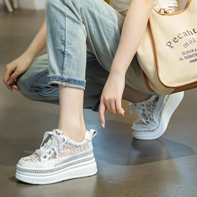 Женские Эластичные кроссовки на массивной вулканизированной подошве удобные