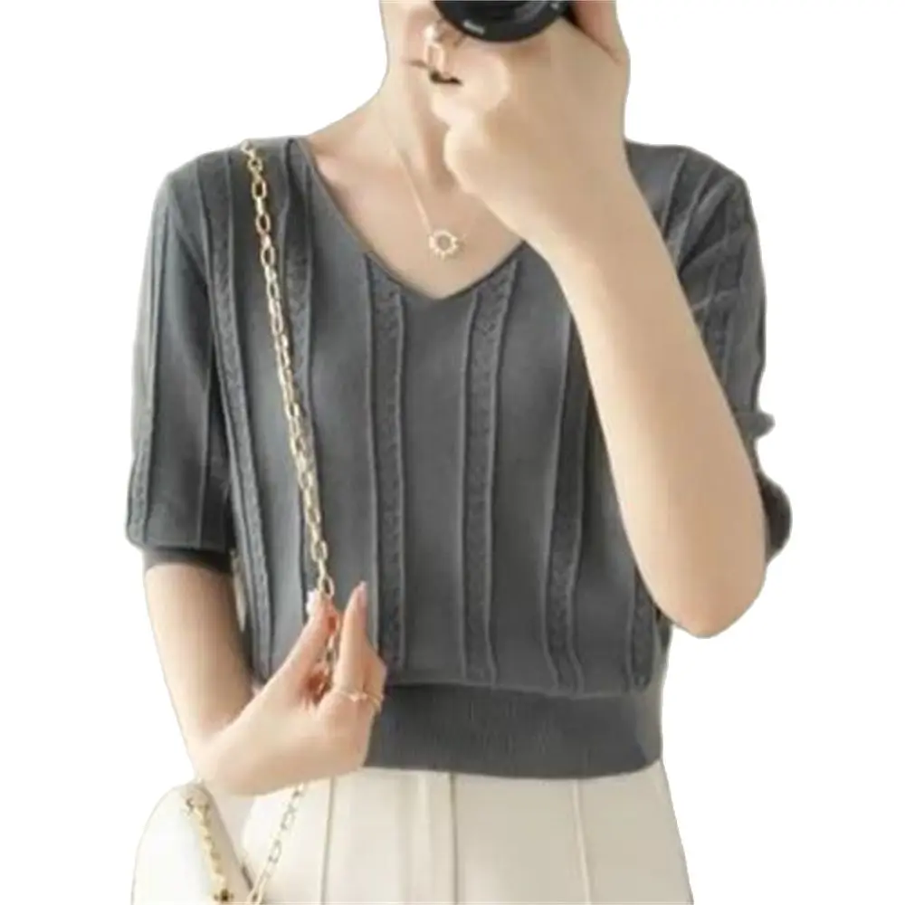 Женская трикотажная блузка с V-образным вырезом и коротким рукавом
