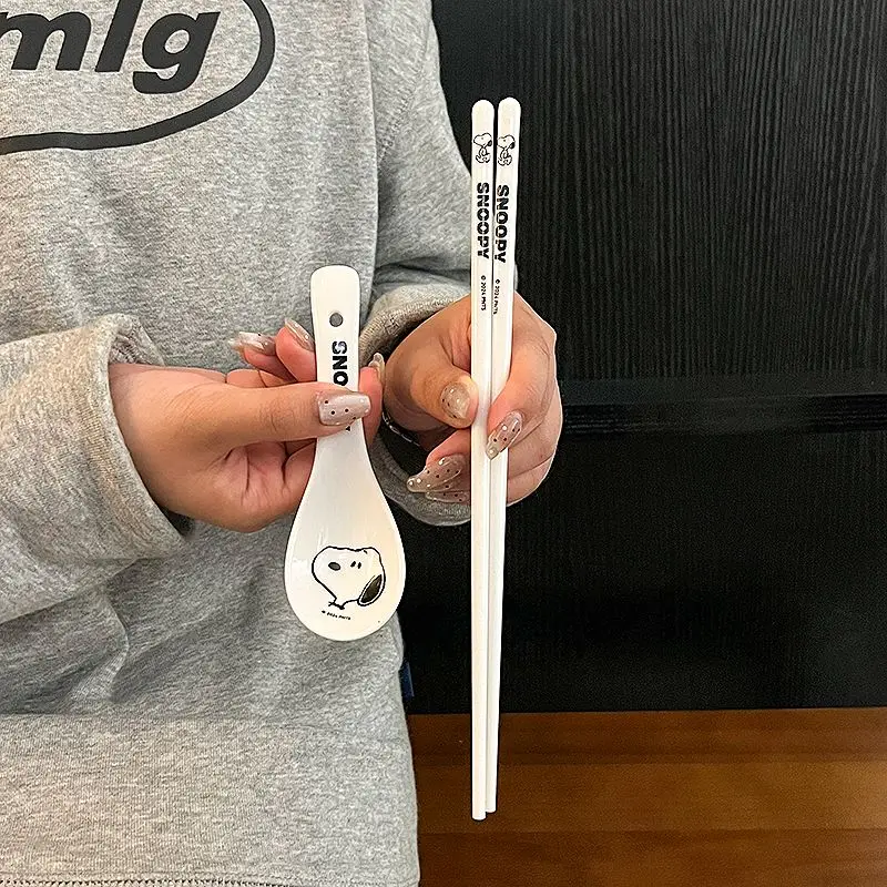 

Набор керамической посуды MINISO с рисунком Снупи