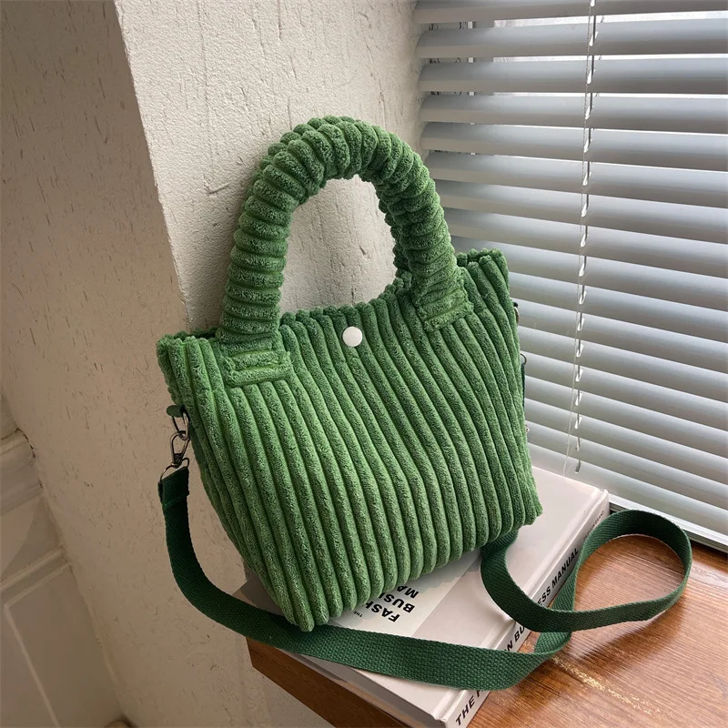 

Нишевая Вельветовая сумка, зеленая сумка, весна 2022, плюшевая зеленая милая сумка-тоут, сумки через плечо, роскошная Маленькая женская сумка ...