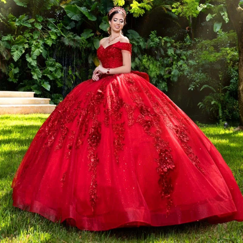Фото Красные платья Quinceanera, бальное платье с открытыми плечами, милое платье 16, расшитое бисером, кристальная аппликация, кружевной бант, тюлевое платье для дня рождения, Vestidos 15 №1