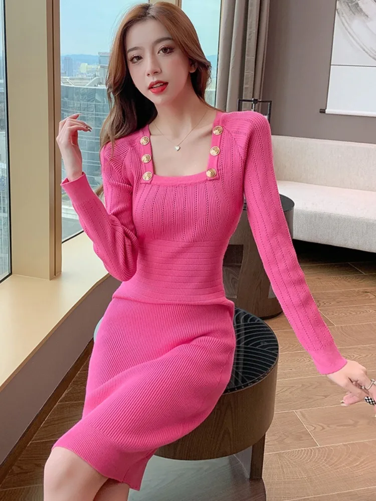 

Женское трикотажное платье-карандаш на пуговицах, с квадратным вырезом