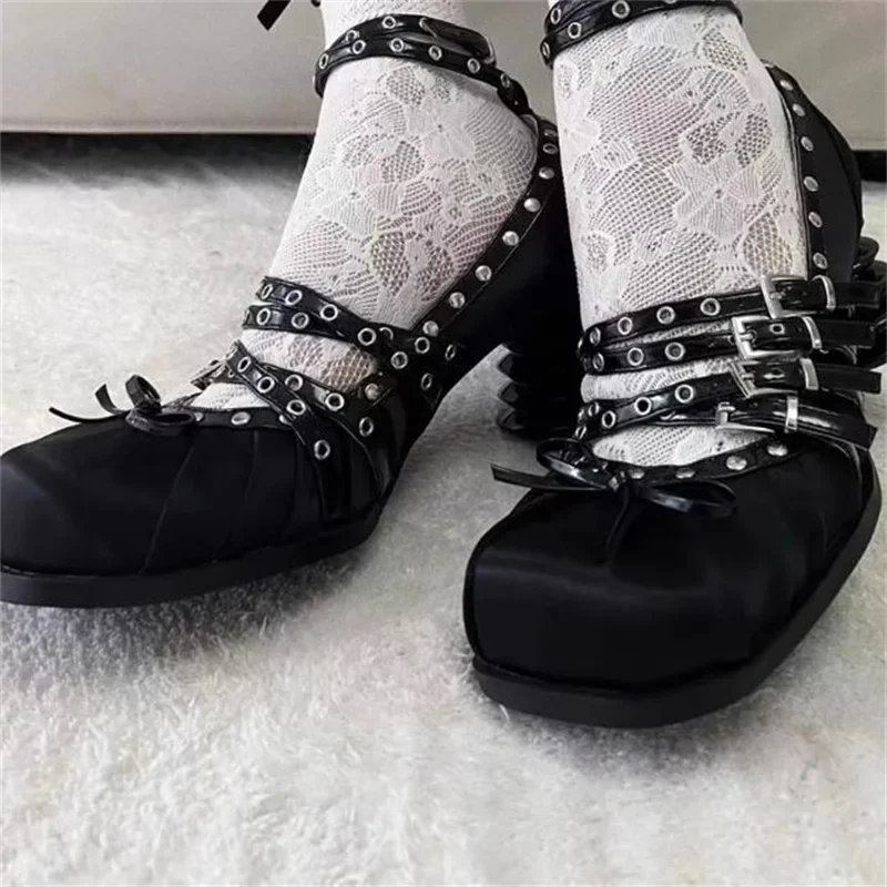 Туфли женские с пряжкой каблук в странном стиле квадратный носок пустотелые Tacones