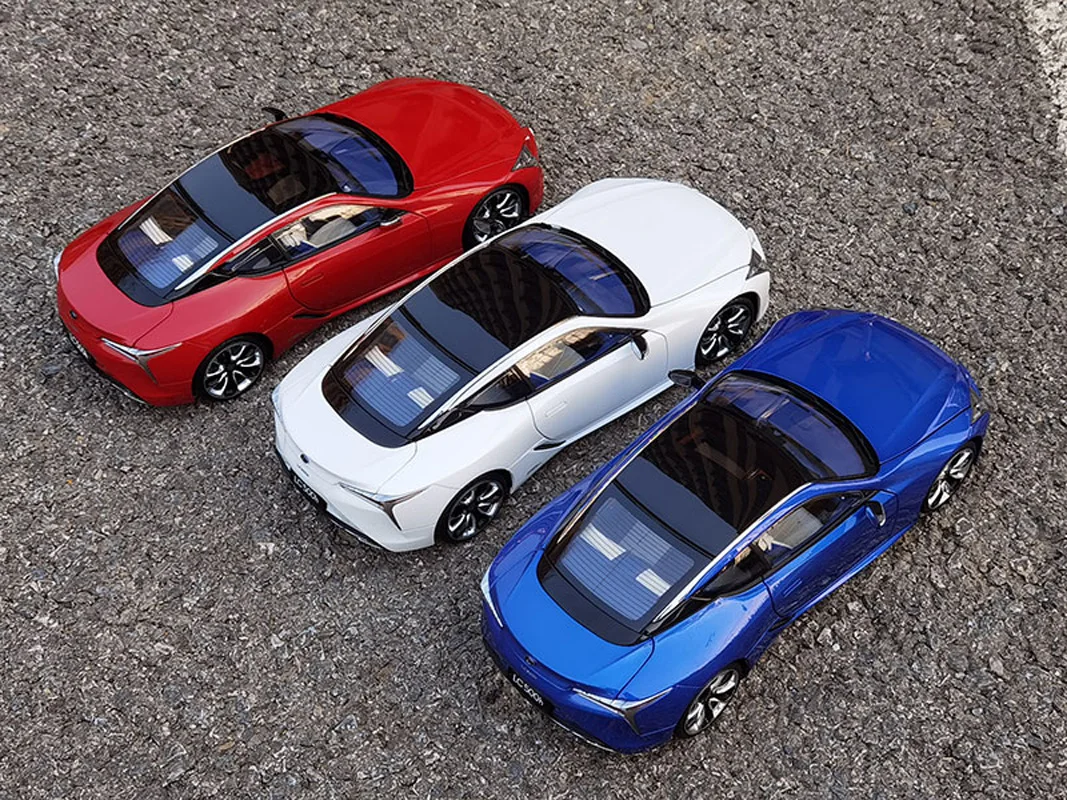

1/18 For Toyota Lexus LC 500h Diecast Car Model Toys Gifts Hobby Red/Blue/White Display Ornaments Collection