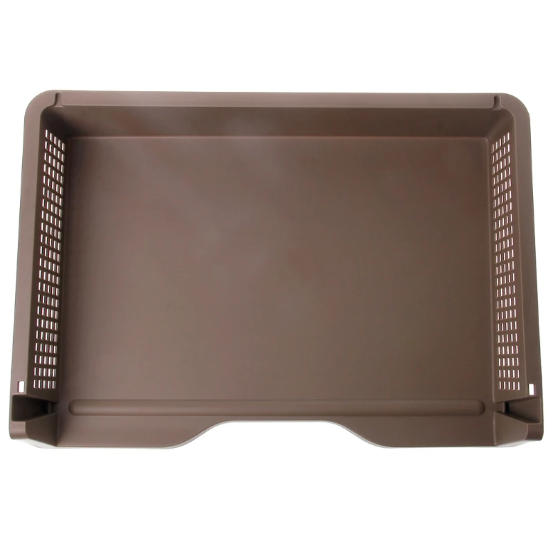 Бумага формата А4 наложенная на рабочий стол стеллаж для хранения файлов