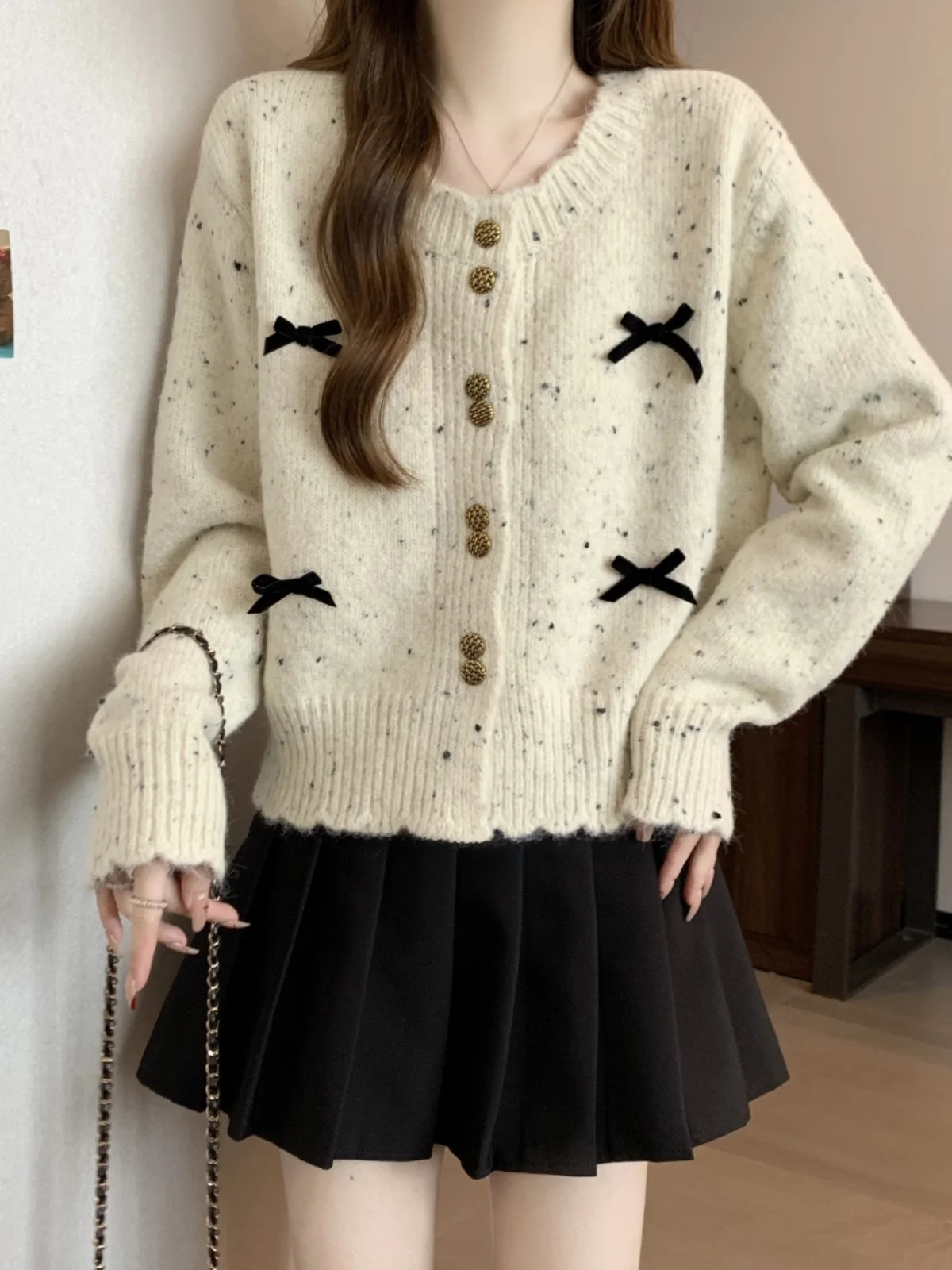 Изящный вязаный кардиган в горошек с бантом женский свободный утягивающий