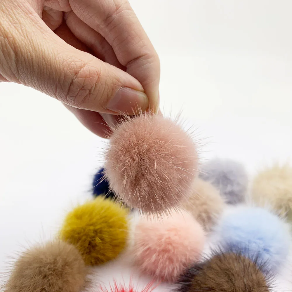 4.5см Красочный меховой помпон из норки для пришивания на вязаный брелок, шарф, обувь, шапки, ювелирные изделия, рукоделие и аксессуары.
