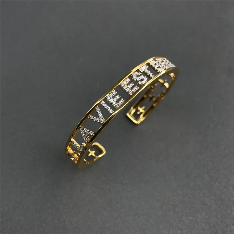 

Amoo Gold Letter Word Open Bracelet S925 Sterling Silver Bangle Women Luxury Classic Fashion Premium Feast Party Unique Jewelry