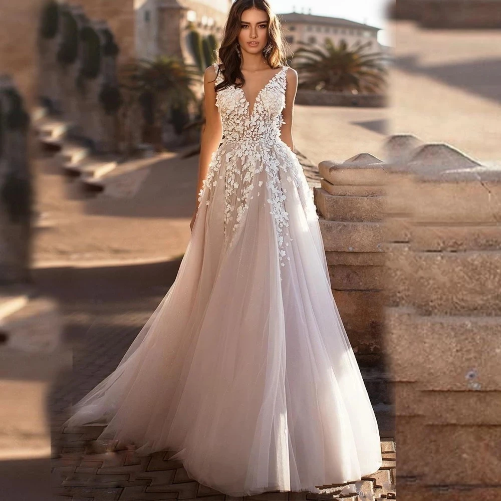 

V-neck Straps Applique 3D Flowers Wedding Dresses 2021 Tulle Floor Length Sexy Backless Sleeveless Lace Sweep Train Bridal Gown