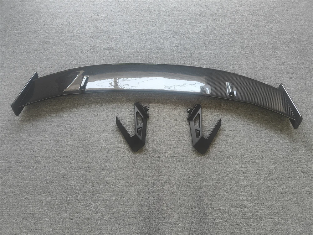 Высококачественный комплект заднего спойлера P-типа из углеродного волокна для