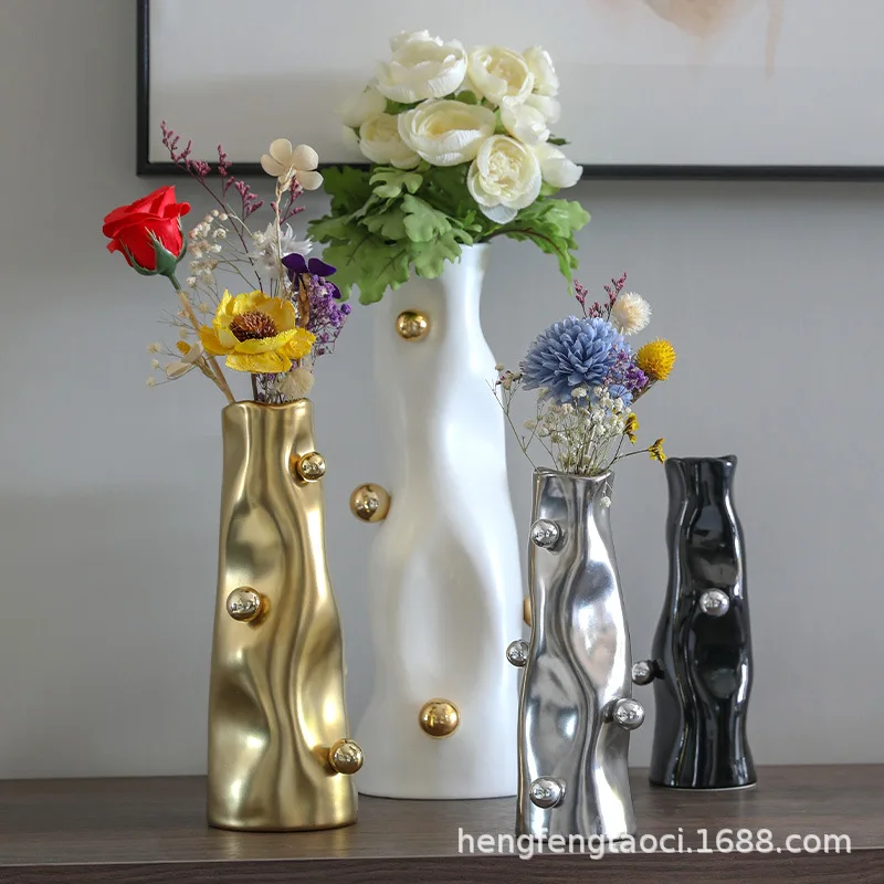 

Modern Nordic electroplated gold vase decorations, light luxury, high-end feel, sample room, living room, dining table, dry flow