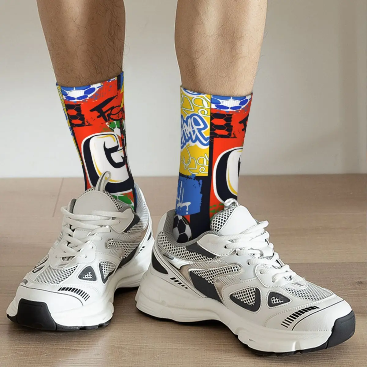 Носки мужские с рисунком футбольных мячей игроки в стиле Харадзюку граффити под
