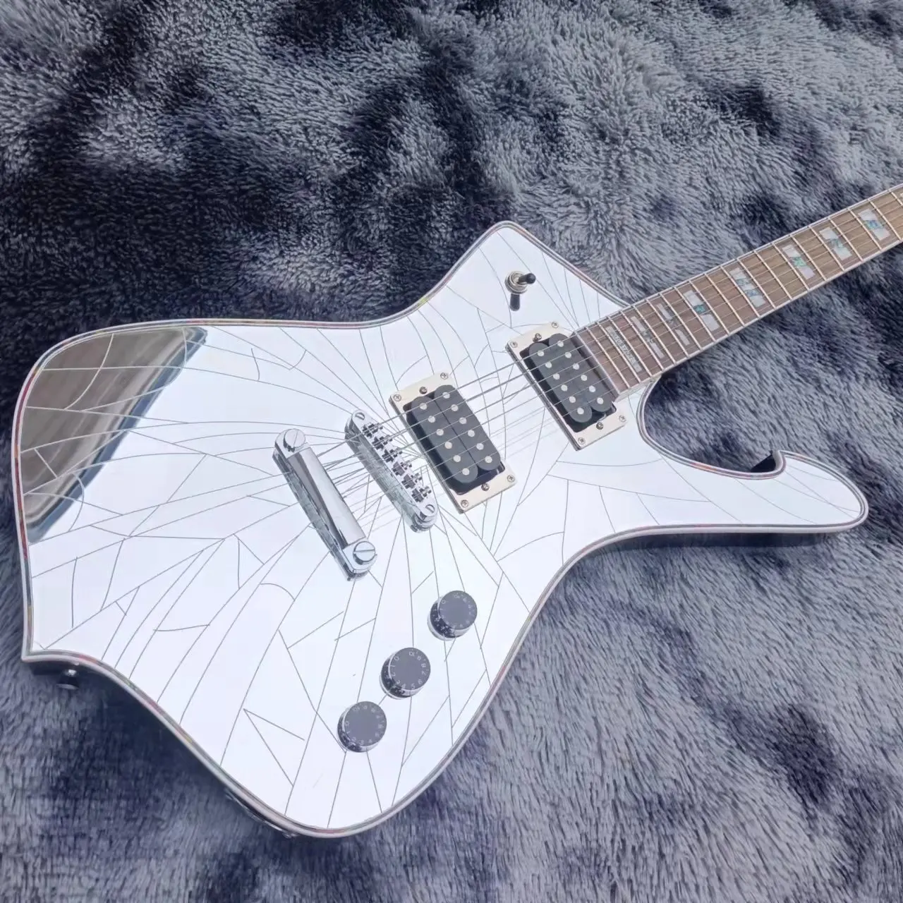

2022!Spot, soldier electric guitar, real photos, wholesale and retail, all colors can be modified and customized