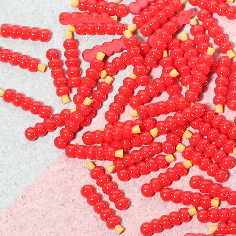 Рисунок 3 - искусственные помидоры на пало