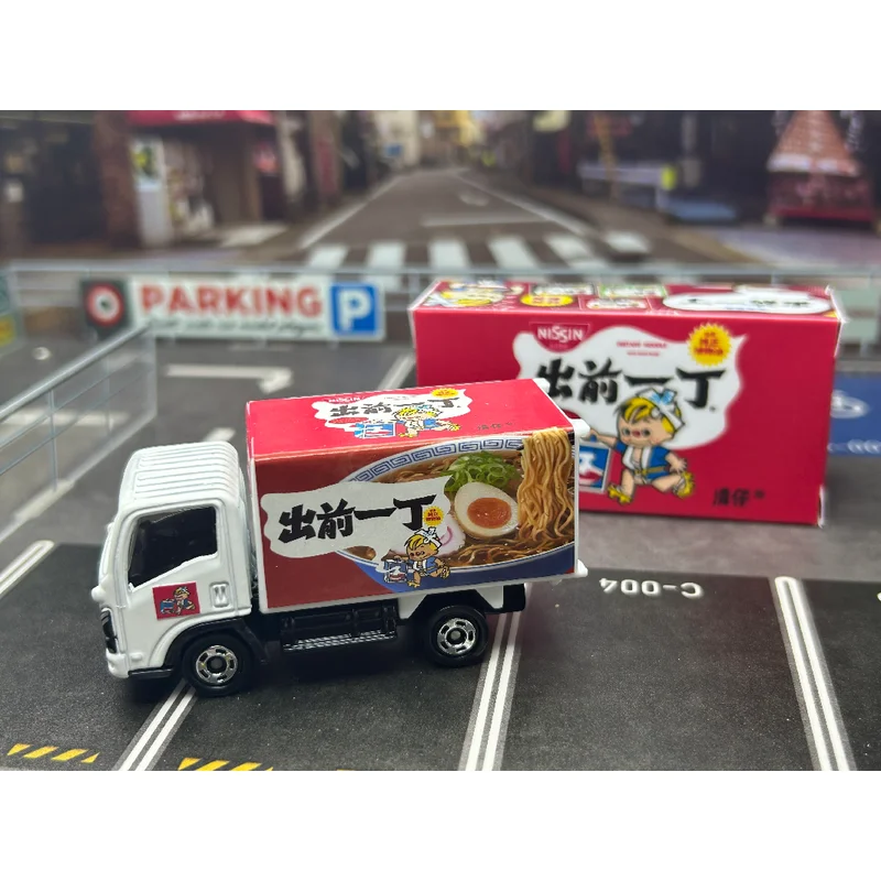 Фото В наличии Оригинальная коллекционная модель грузовика TOMY Tomica Demae Iccho Isuzu ELF 1/64 из литого металла, игрушка-подарок №2