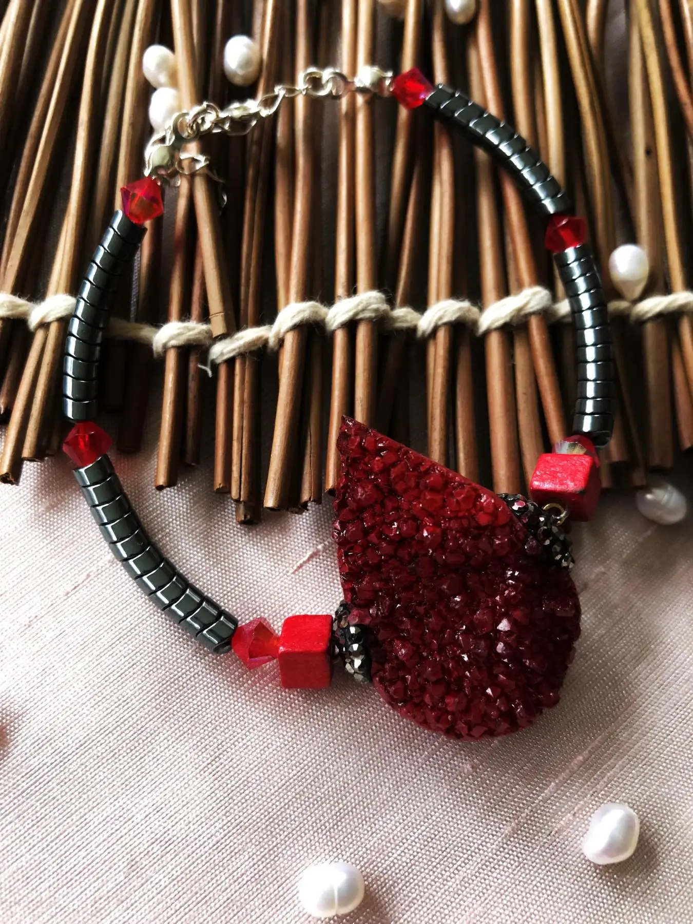 

Женский браслет ручной работы из серебра 925 пробы с кварцем, кристаллом и гематитом