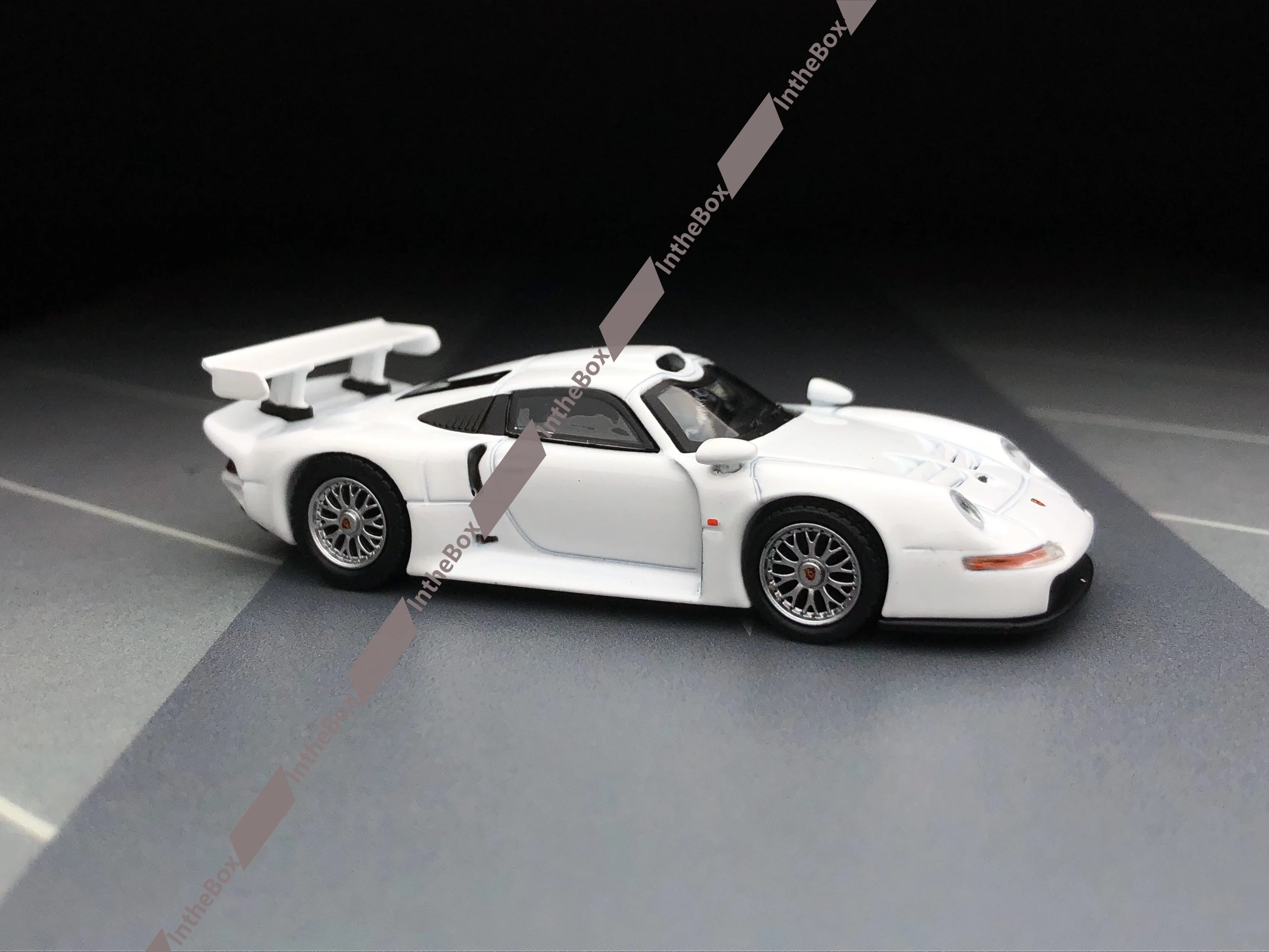 Sparky 1:64 911 GT1 EVO Белая модель литая под давлением металлическая коллекция