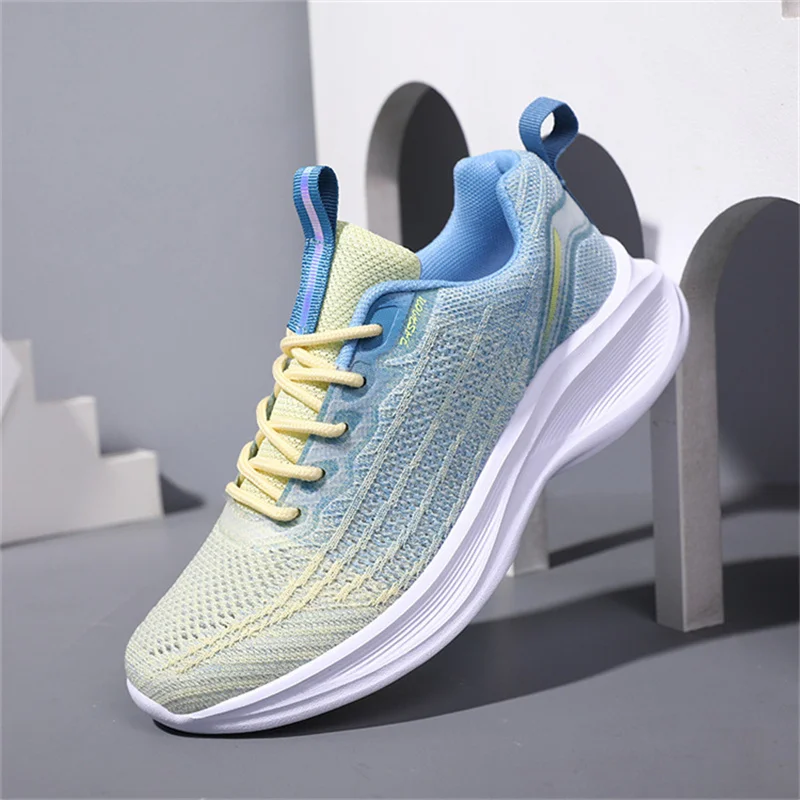 New Woman Casual Shoes Sports Breathable Flat Bottom Running Light Travel Sneakers Fashion Flying Woven Outdoor Mesh Sneakers
