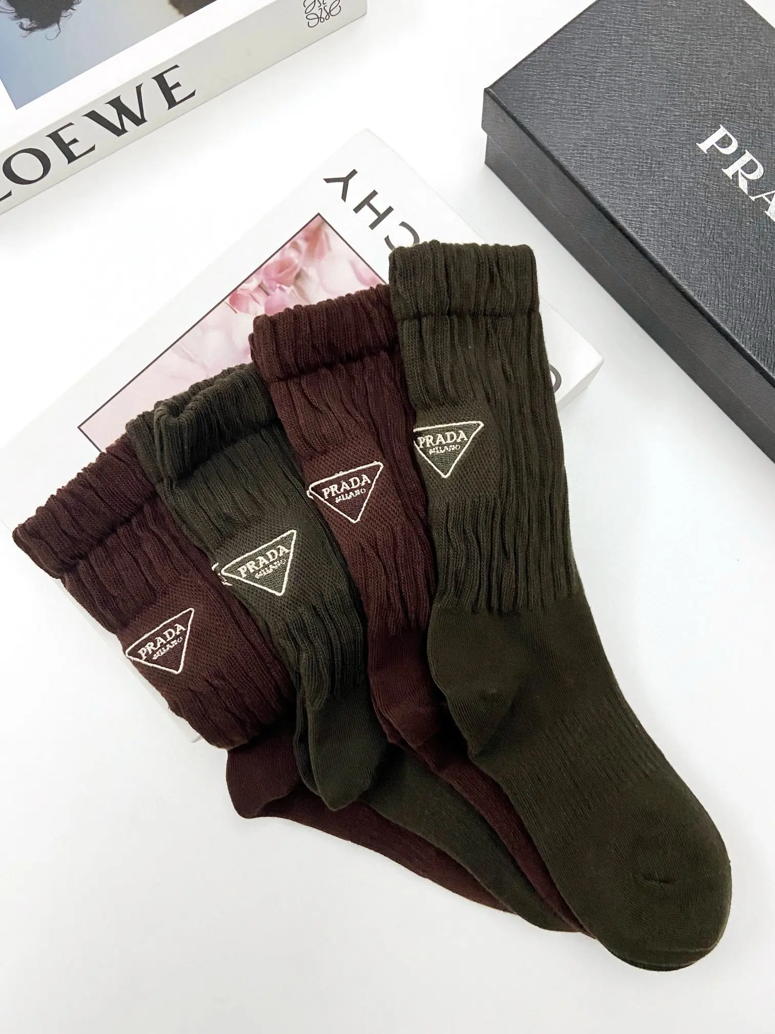 Носки Prada 4 пар дышащие Носки мужские женские хлопковые мягкие впитывающие пот