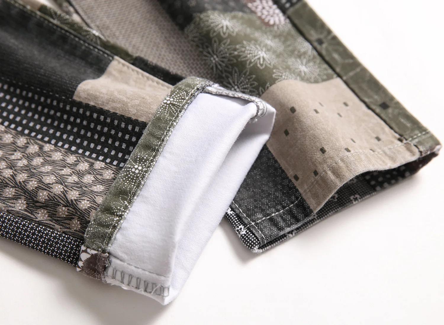 New Denim Mens Pant Colorful Personalized Fashion Print Patchwork Plaid Elastic Small Straight Tube Street Fashion Jeans for Men