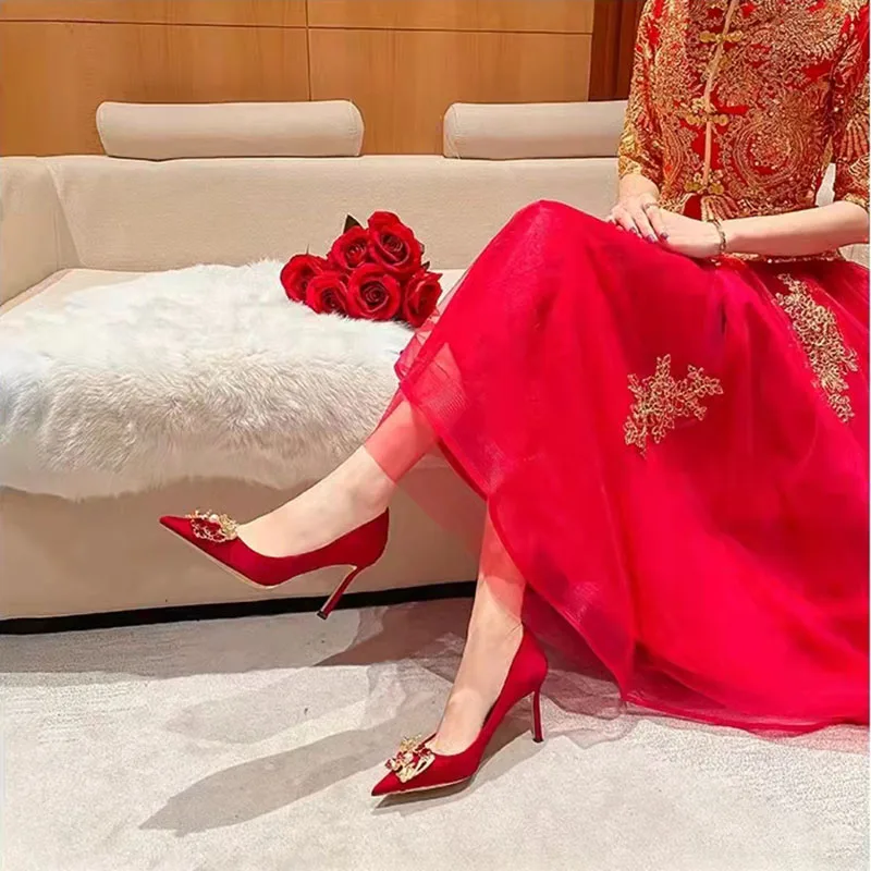 Chinese Wedding Shoes Women Dragon And Phoenix Buckle  Pointed Toe Stiletto Bridal Shoes