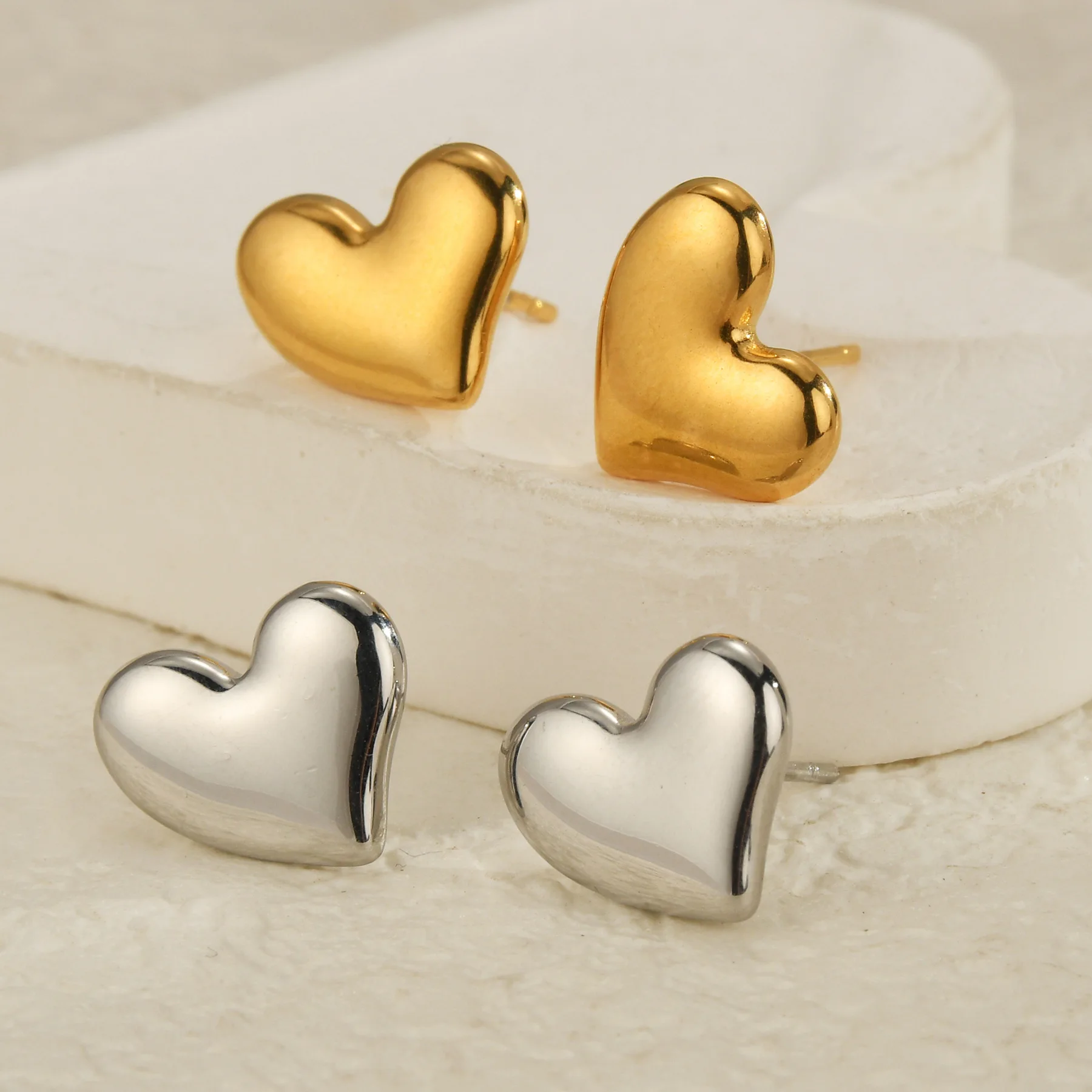 Женские простые серьги-гвоздики из нержавеющей стали с сердечками