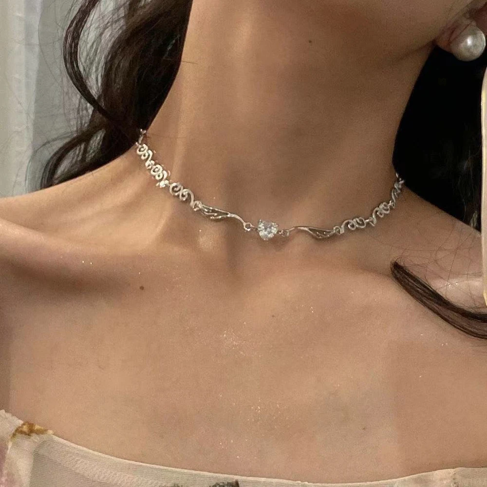 

SUMENG 2023 New Silver Color Irregualr Choker Necklace for Women Love Heart Crystal Clavicle Chain Necklace Party Jewelry Gifts