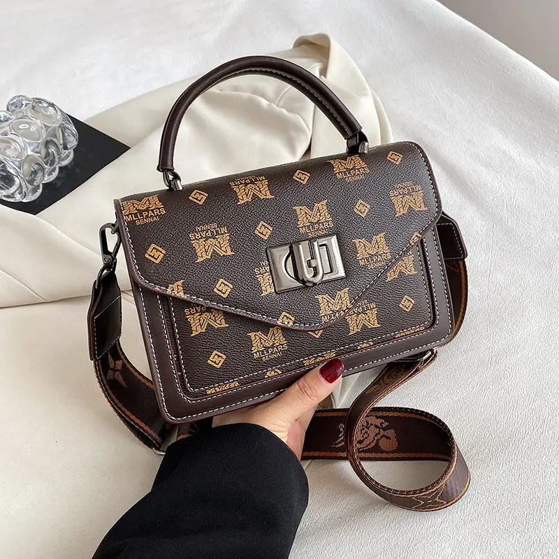 Leather texture fashion retro hand bag small square new fashion niche light luxury high sense crossbody bag