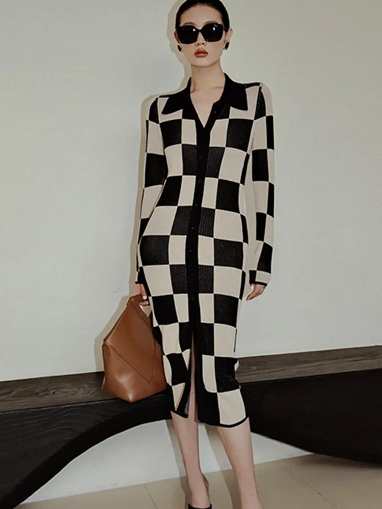 Женское трикотажное платье-кардиган в клетку с длинным рукавом - купить по